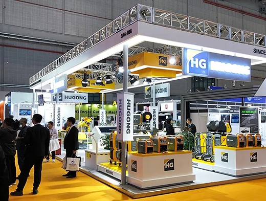 进博会首日亚美AM8AG意大利CEA展位精彩泛起