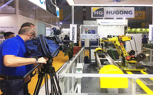 第二届进博会俄罗斯国家电视台拍摄亚美AM8AG意大利CEA展位